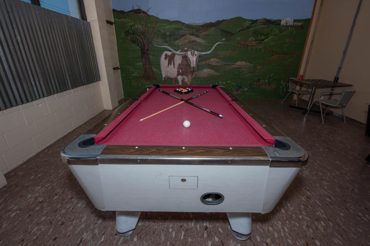 Travelers World Rv Resort San Antonio Buitenkant foto