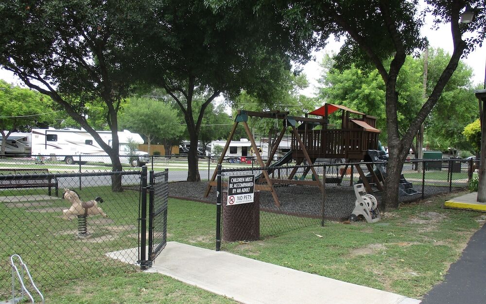 Travelers World Rv Resort San Antonio Buitenkant foto